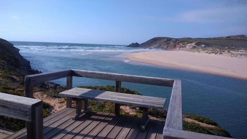 Sun & Surf Flat Arrifana Beach アルジェズール エクステリア 写真